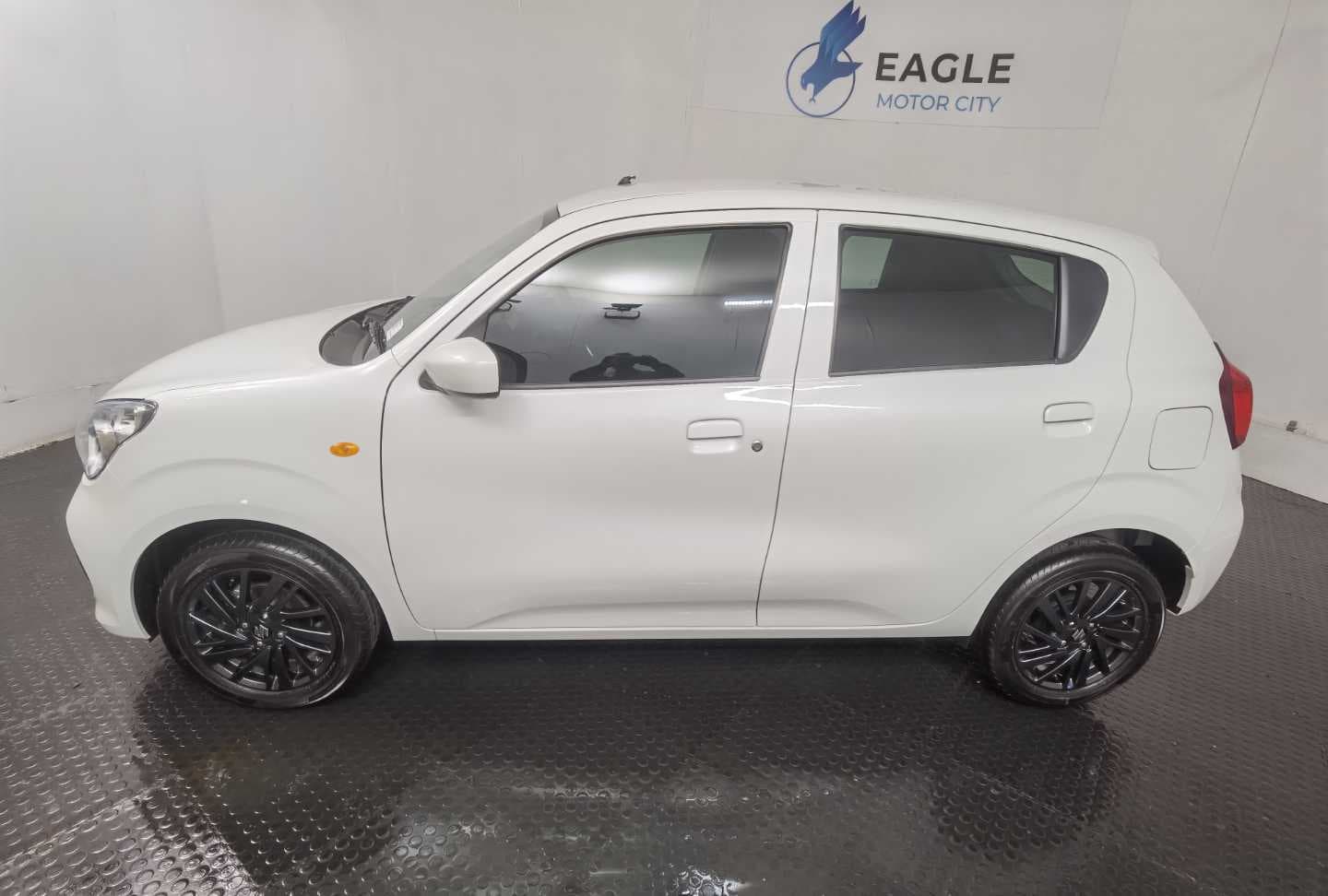 SUZUKI CELERIO 1.0 GL AMT image 11