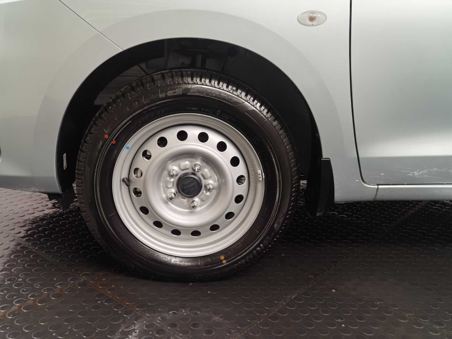 SUZUKI ERTIGA 1.5 GA image 13