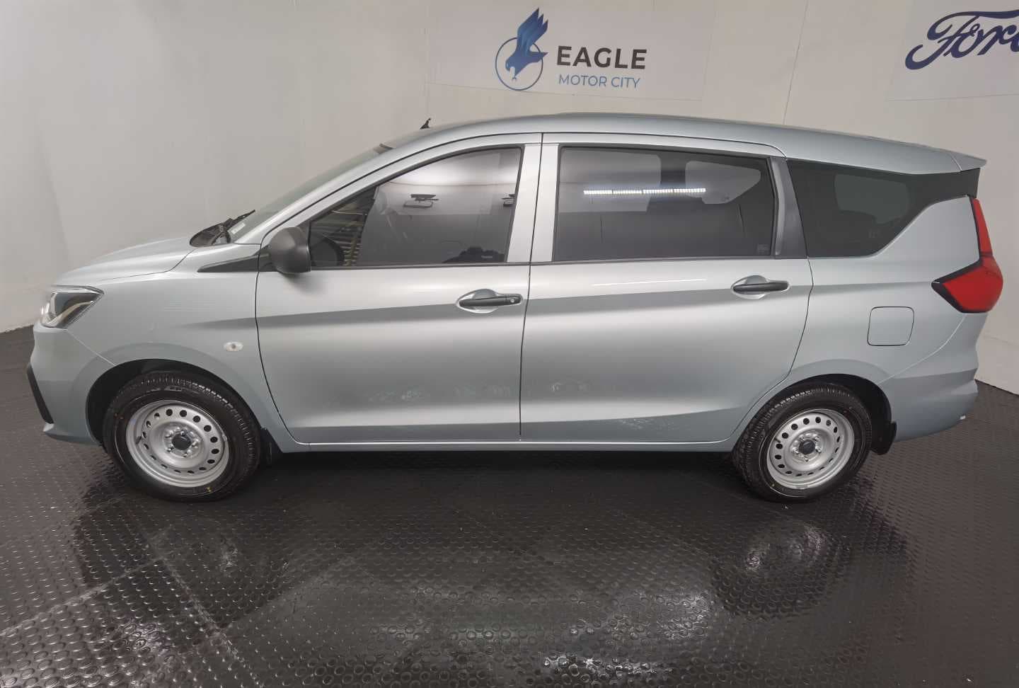 SUZUKI ERTIGA 1.5 GA image 11