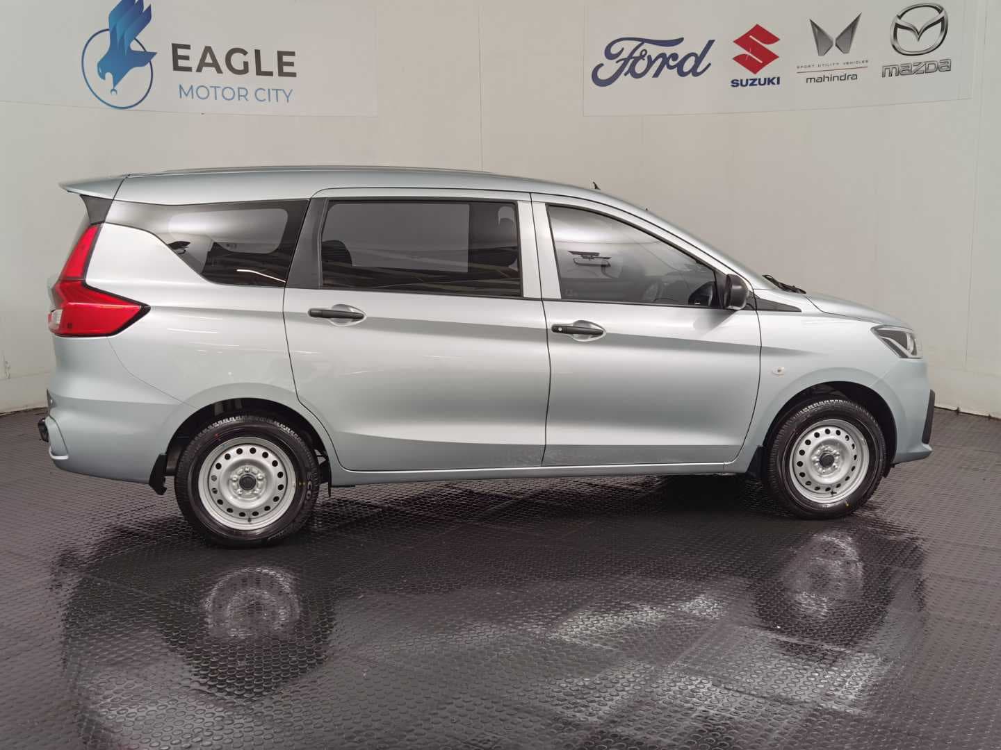 SUZUKI ERTIGA 1.5 GA image 10