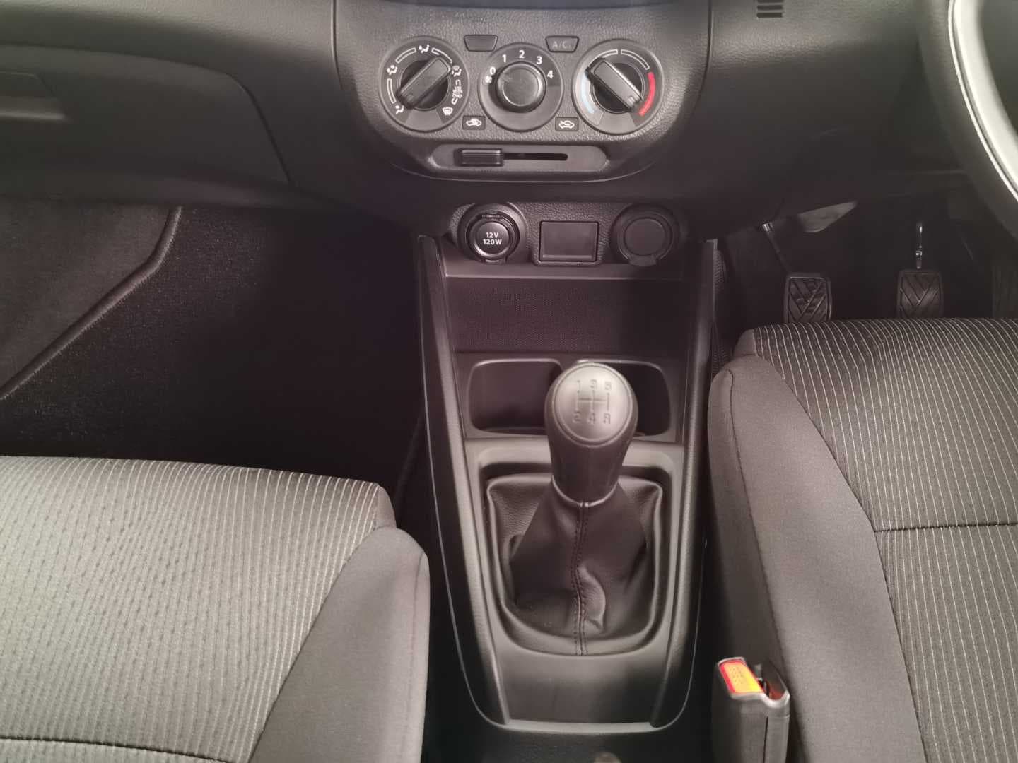SUZUKI ERTIGA 1.5 GA image 14