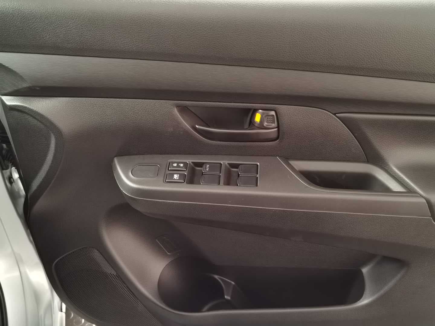 SUZUKI ERTIGA 1.5 GA image 16