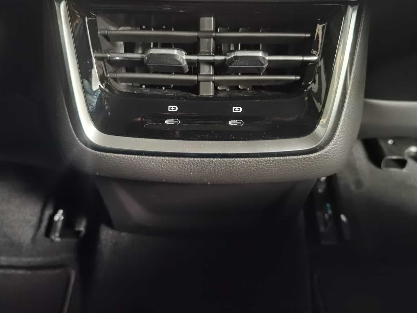 FORD TERRITORY TREND 1.8L ECOBOOST A/T image 12