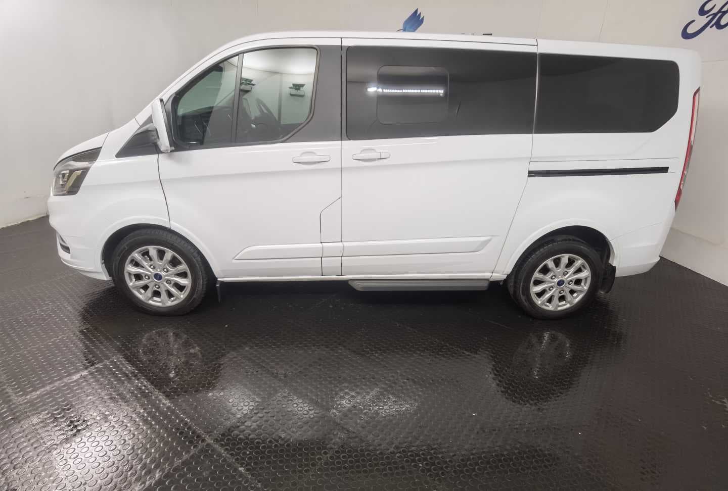 FORD TOURNEO CUSTOM 2.0TDCi TREND A/T (96KW) image 11