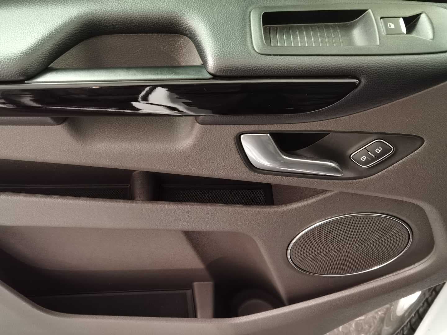 FORD TOURNEO CUSTOM 2.0TDCi TREND A/T (96KW) image 15