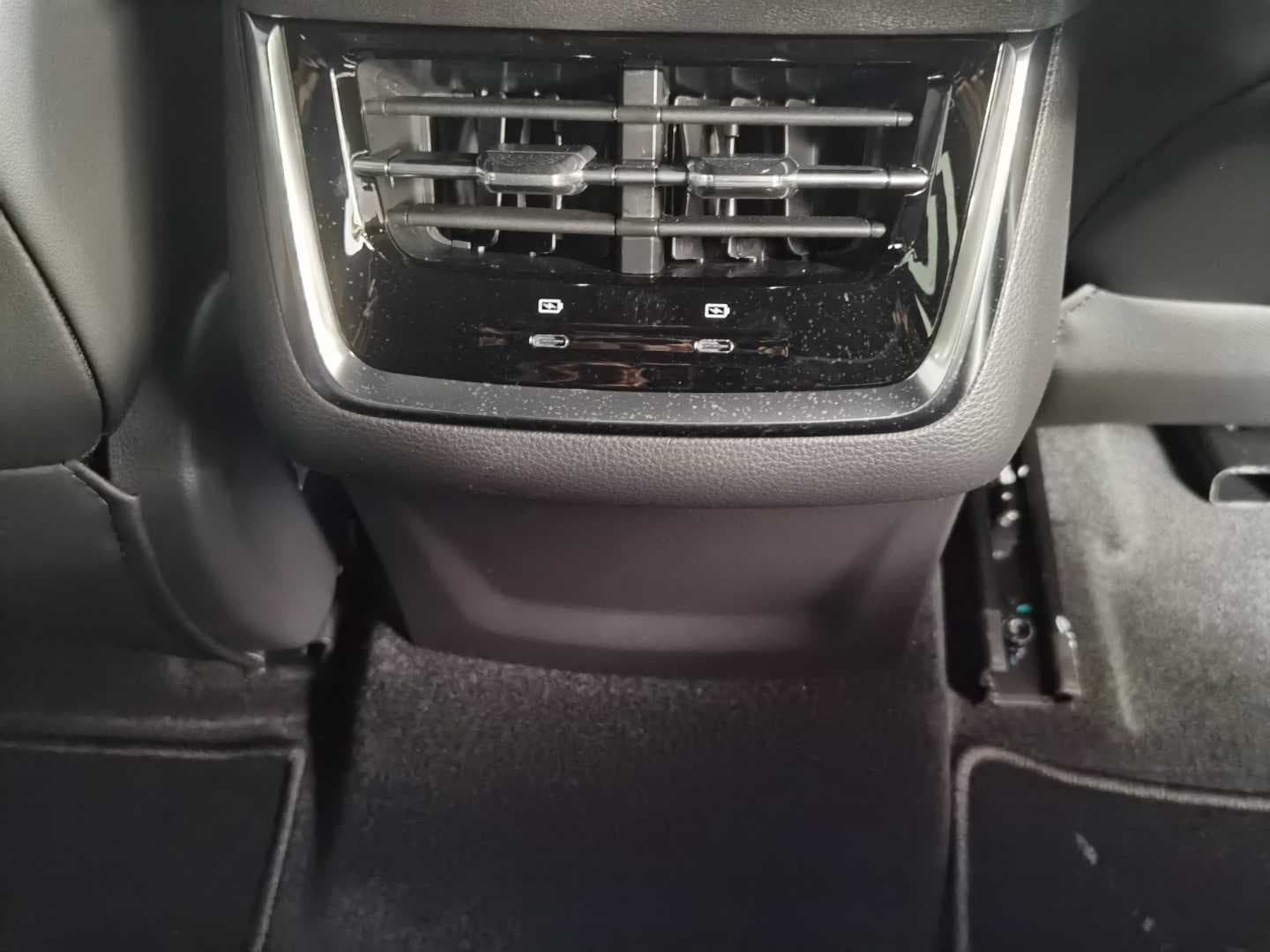 FORD TERRITORY TITANIUM 1.8L ECOBOOST A/T image 10