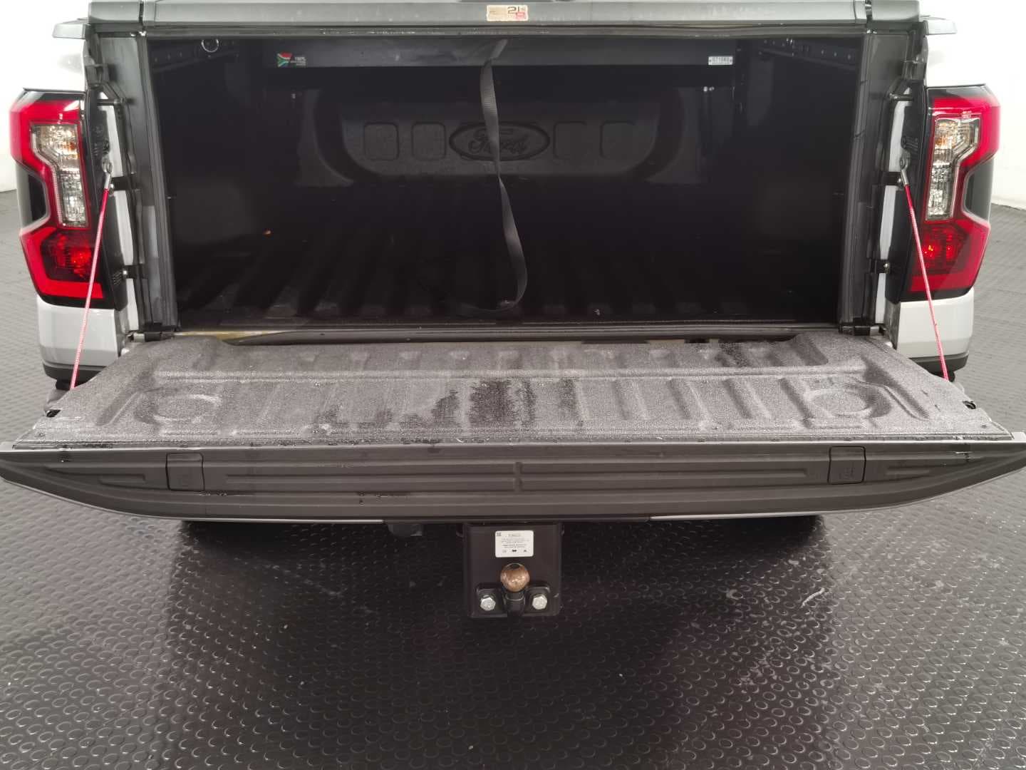 FORD RANGER 2.0D XLT 4X4 A/T D/C P/U image 8