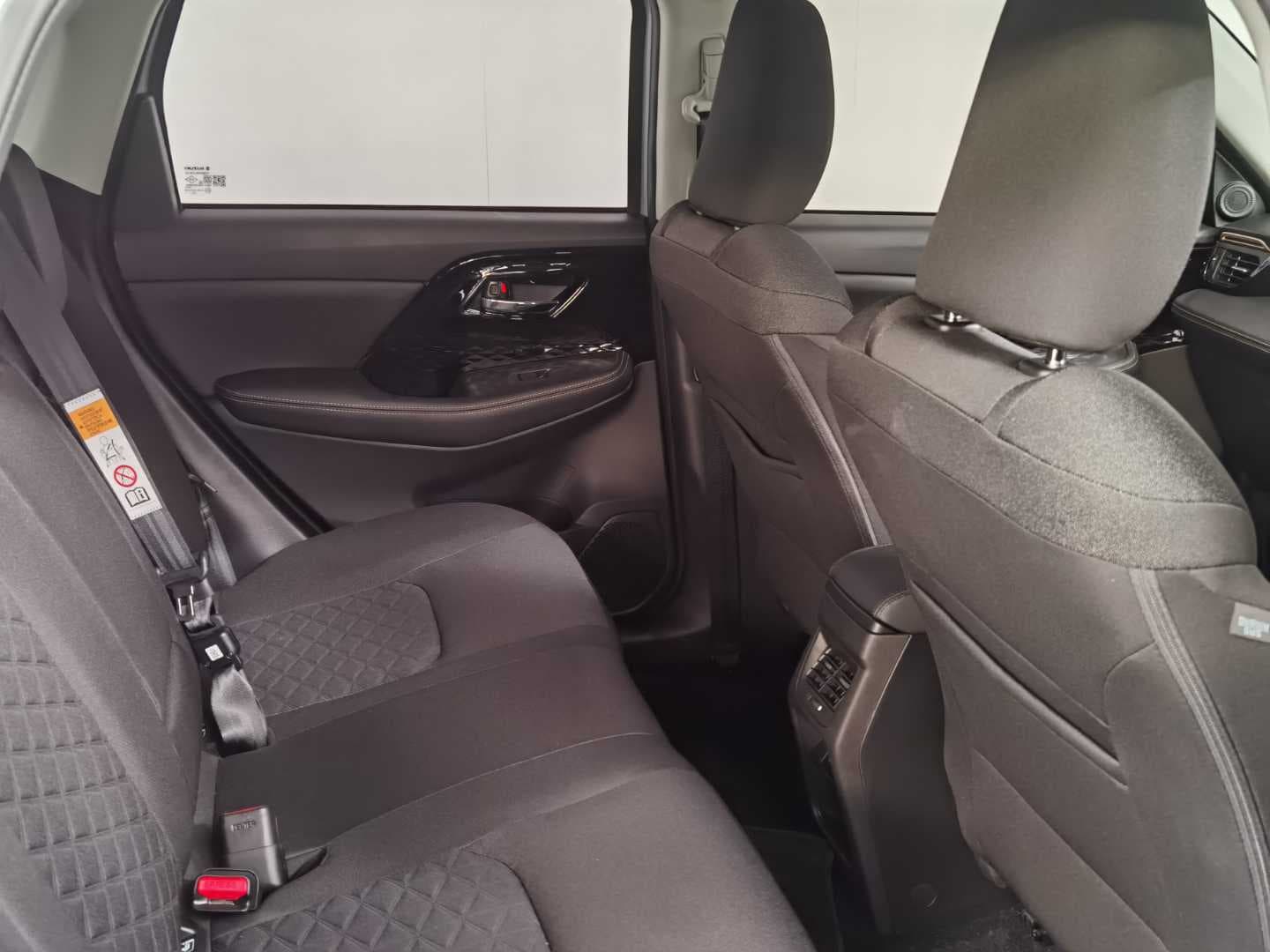 SUZUKI ACROSS 1.5 GL A/T (MILD HYBRID) image 21