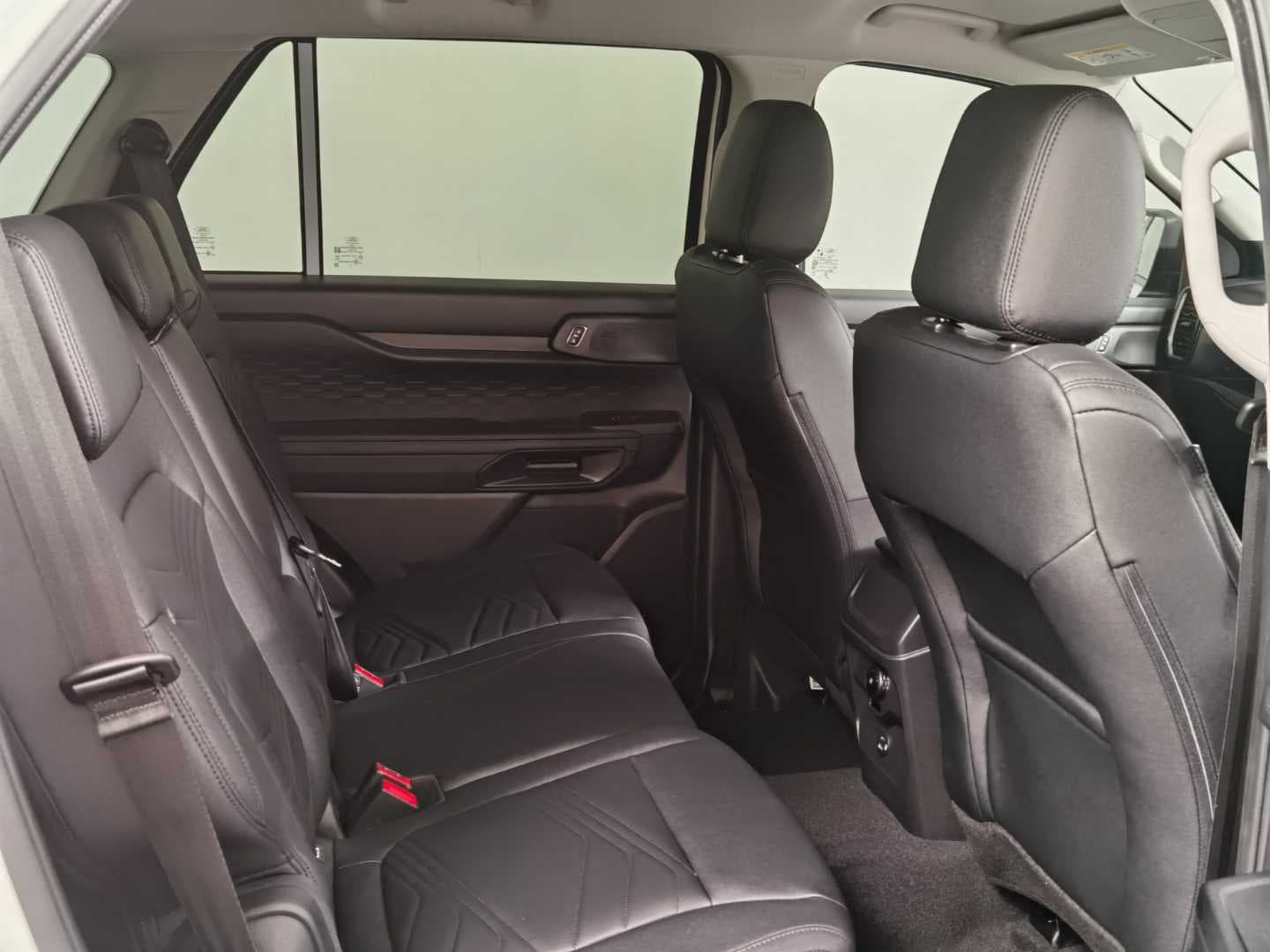 FORD EVEREST 2.0 SIT ACTIVE A/T image 20