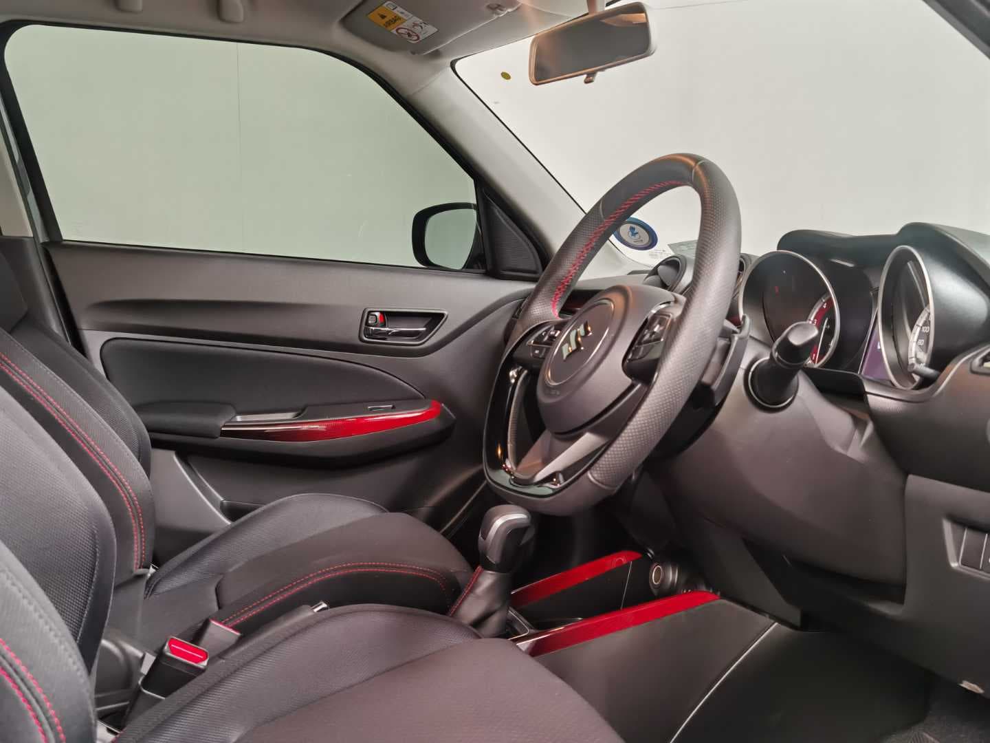 SUZUKI SWIFT 1.4T SPORT A/T image 17