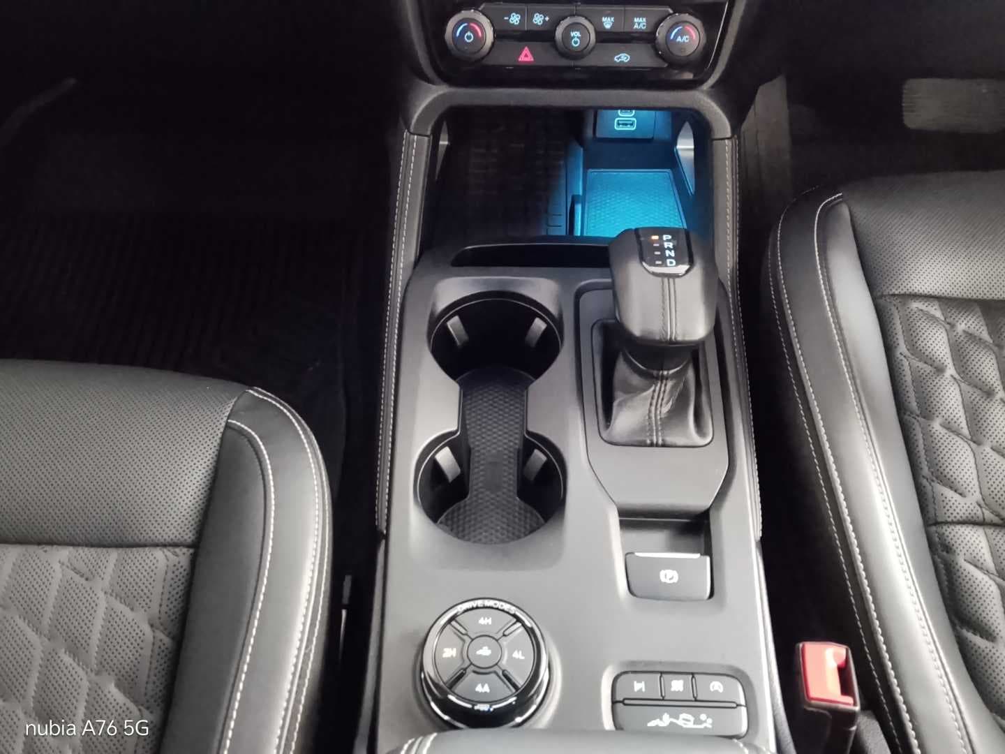 FORD EVEREST 3.0D V6 PLATINUM AWD A/T image 12