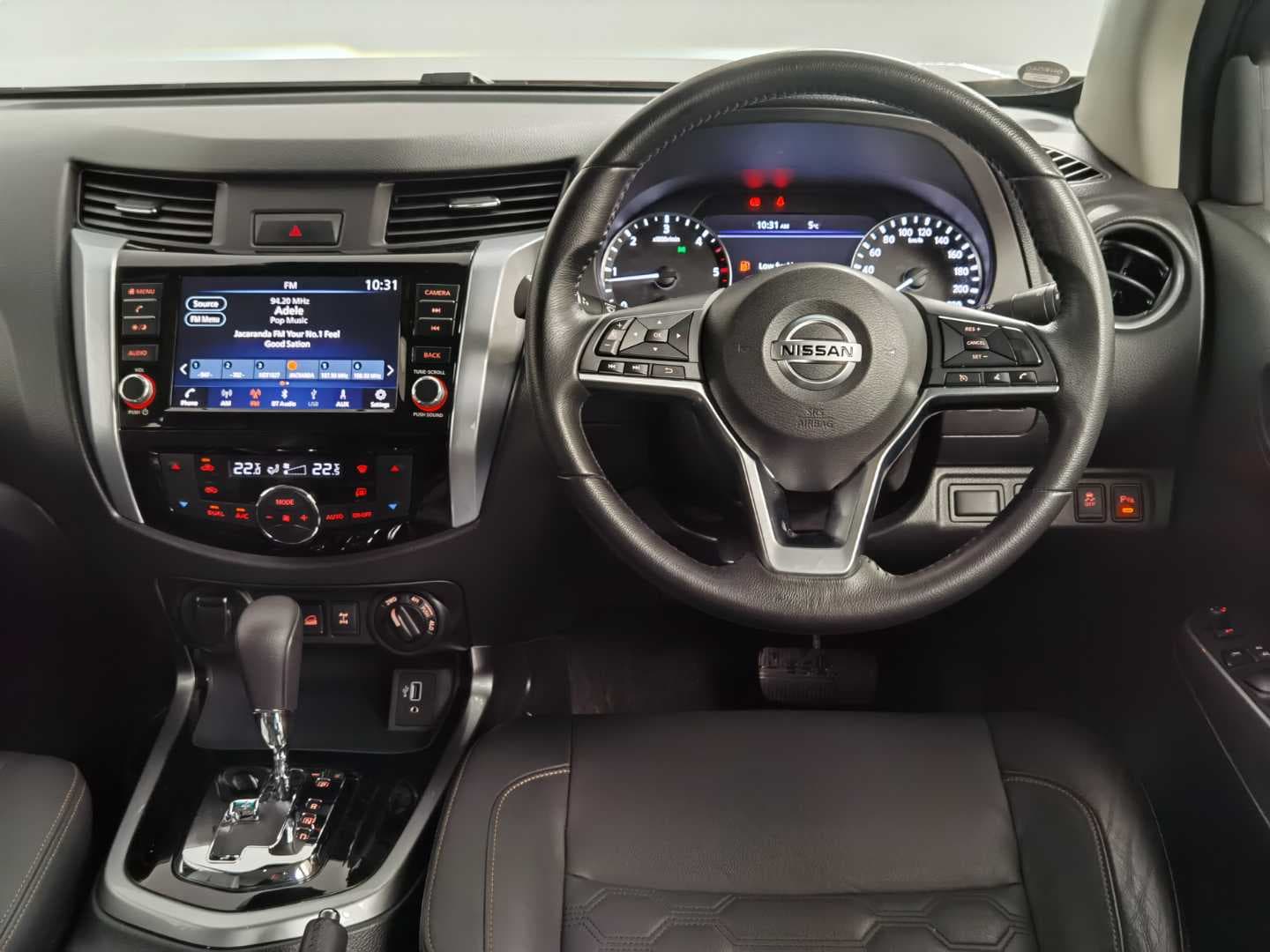 NISSAN NAVARA 2.5DDTI LE/LE PLUS 4X4 A/T D/C P/U image 18